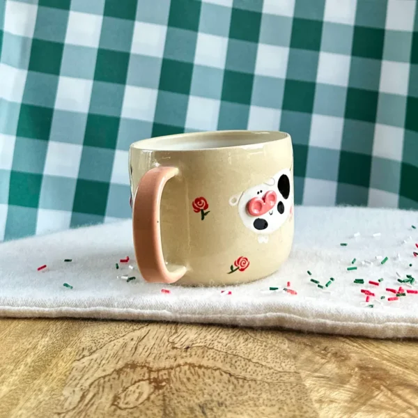 kubek krówki w różach