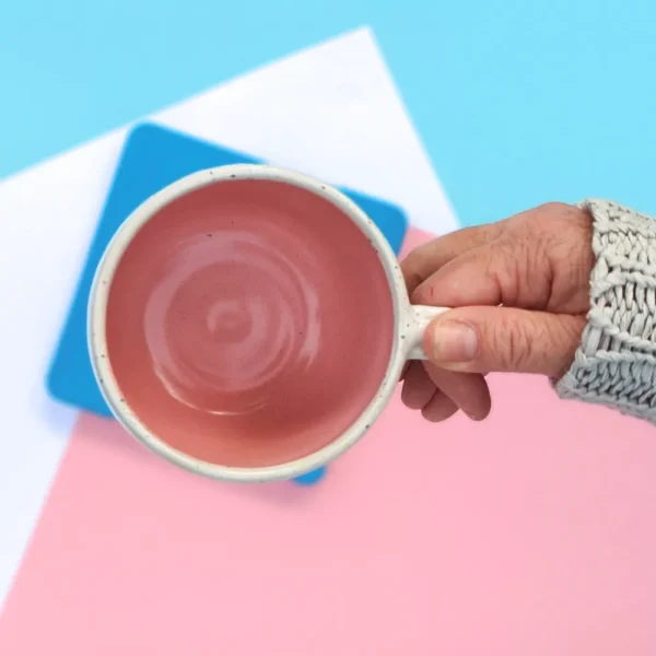 kubek falbanka drobne piegi